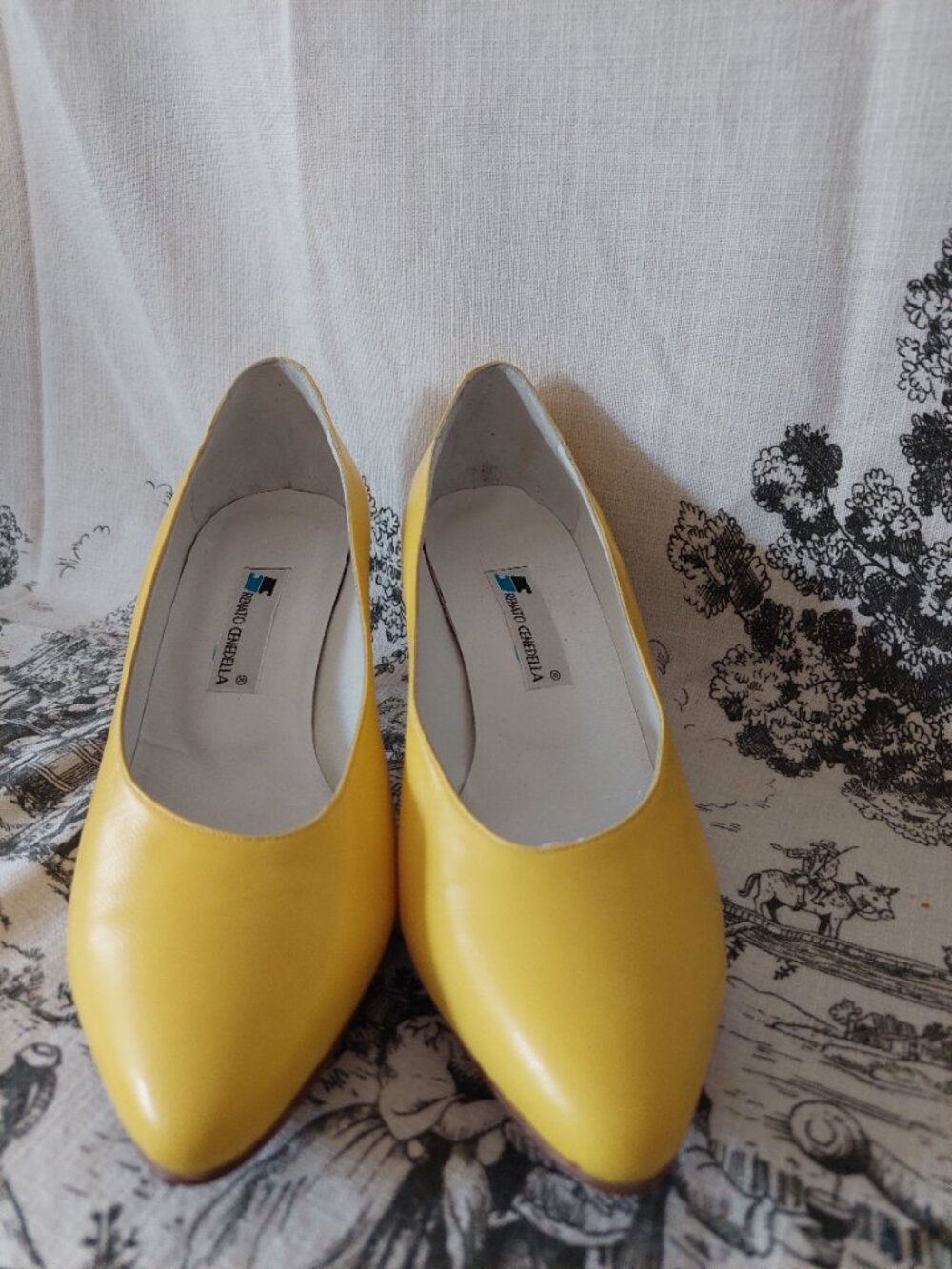 Renato Cenedella Italy Women's EU 37 Bright Yellow Leather Pumps - Picture 3 of 6